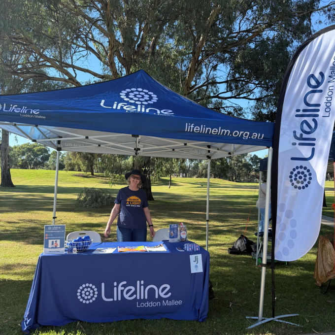 Volunteer at Lifeline Table